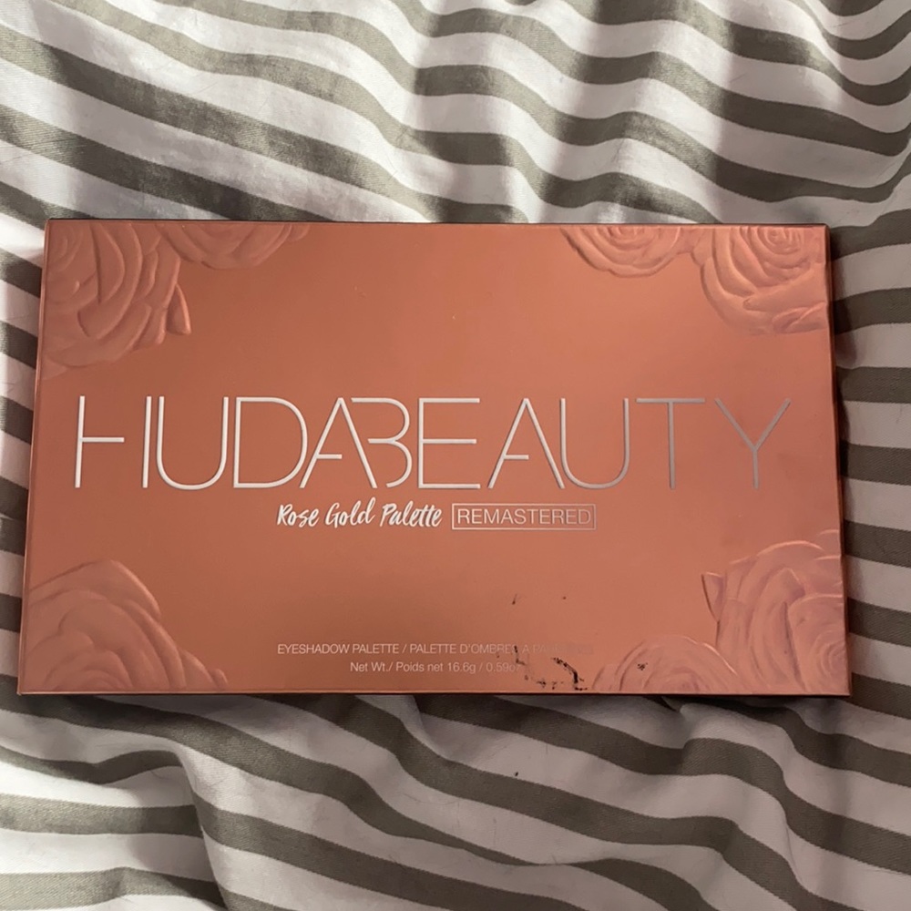 Huda Beauty Rose Gold Palette